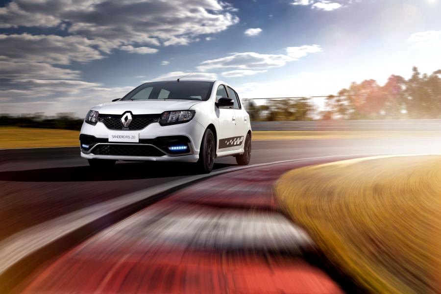  Renault Sandero R.S. 2015 года  (фото 10 из 11)